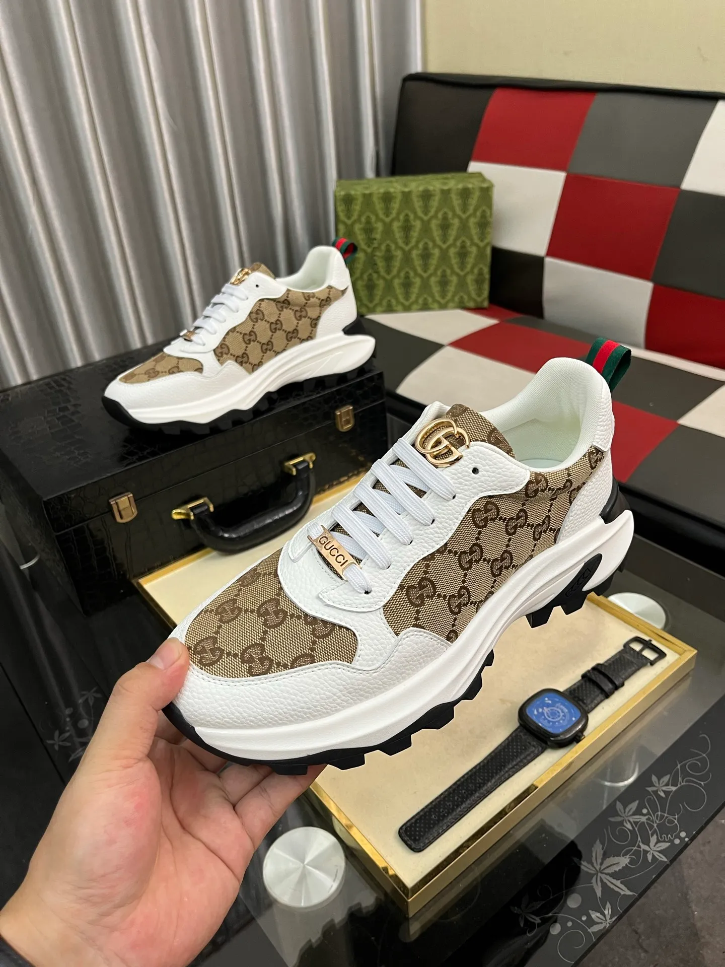 Men's shoes 💰458⌚️⌚️ Gucci •Gucci original quality. ~ Unique modern style sneakers. 🏃A must-have casual shoe for trendy men😍😍 Original brand imported from Italy, imported original leather, sheep lining (refuses to discolor and grind feet) Sole: Original sole provided by the original factory, French lazy style design ⚠️Fit to the feet, original quality attached, super comfortable original sole, code number: 38-444️⃣Colors available